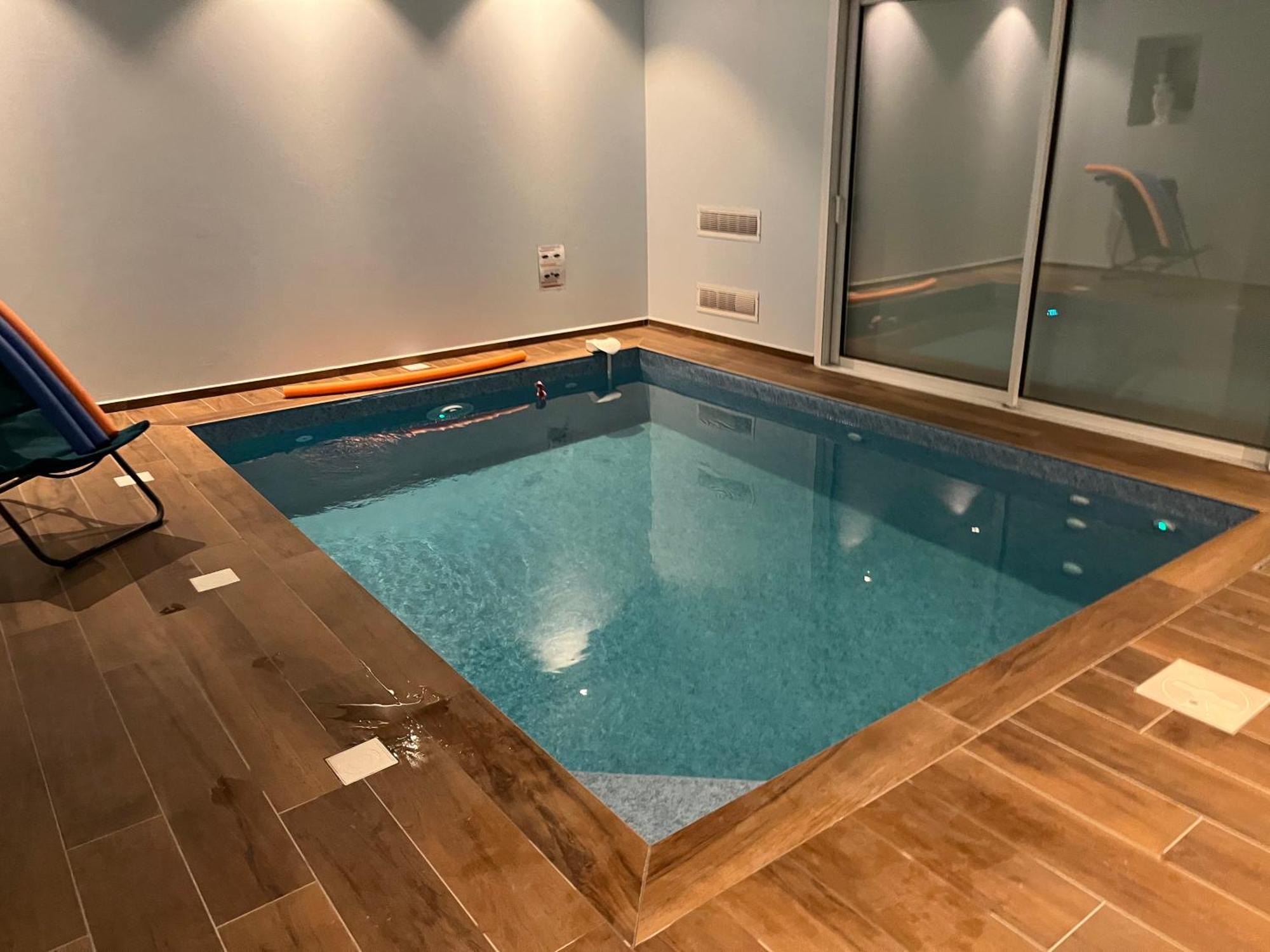 Maison Avec Piscine Interieure Privee, Buses De Spa, Jardin Clos Et Parking Aouste-sur-Sye Luaran gambar